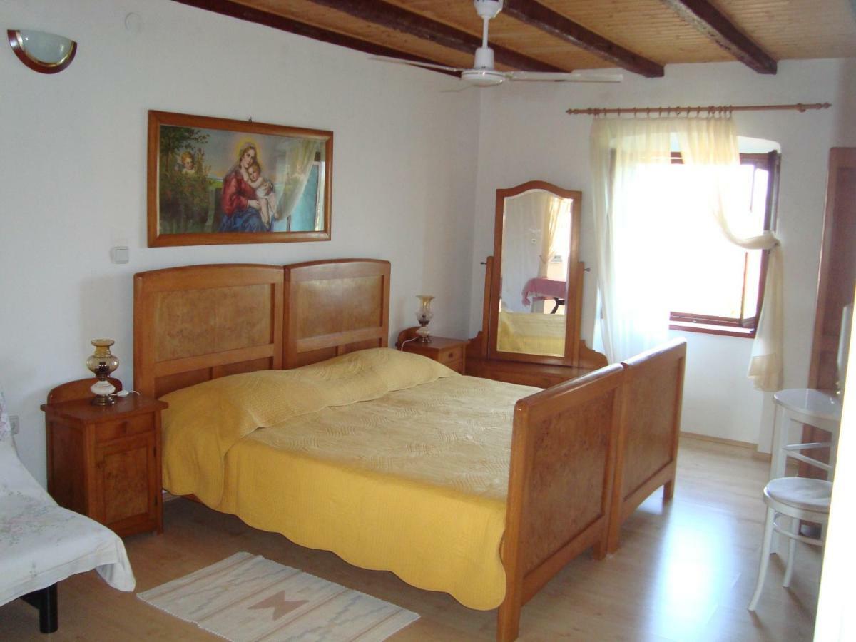 Apartments Lovor Silba Esterno foto