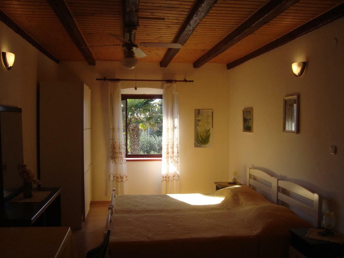 Apartments Lovor Silba Esterno foto