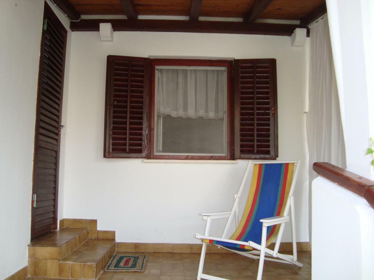 Apartments Lovor Silba Esterno foto