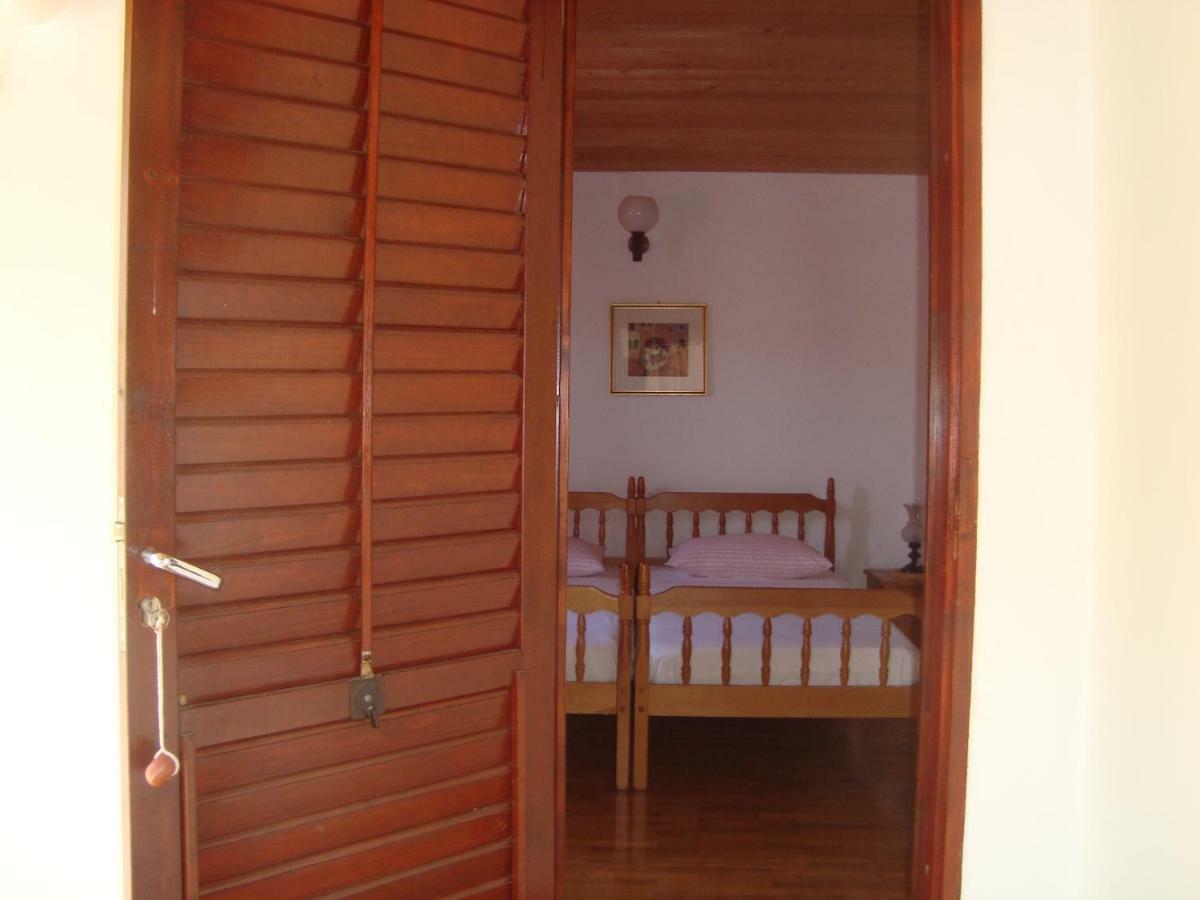 Apartments Lovor Silba Esterno foto