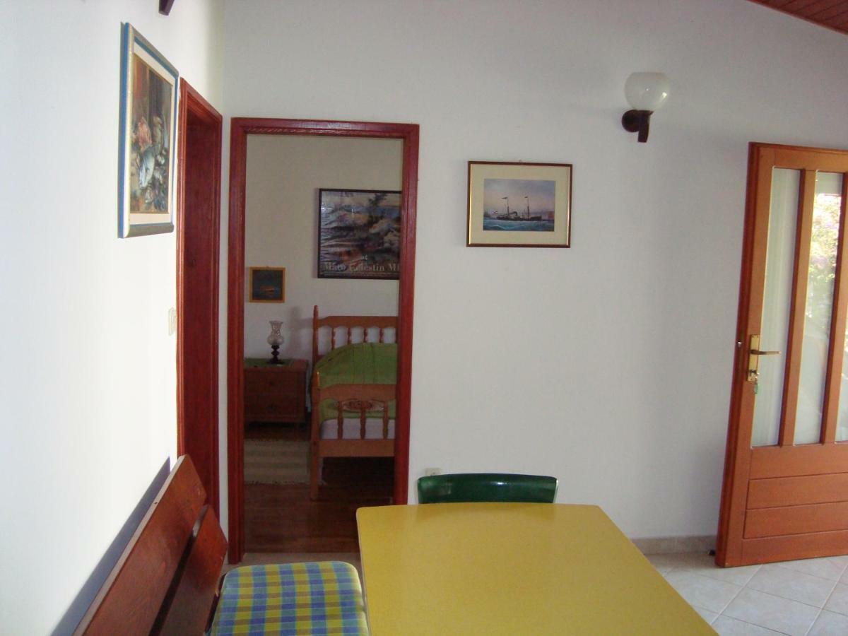 Apartments Lovor Silba Esterno foto