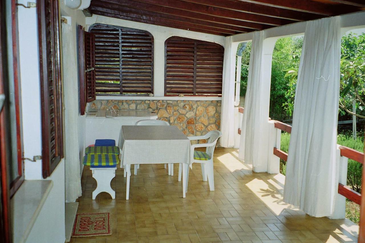 Apartments Lovor Silba Esterno foto